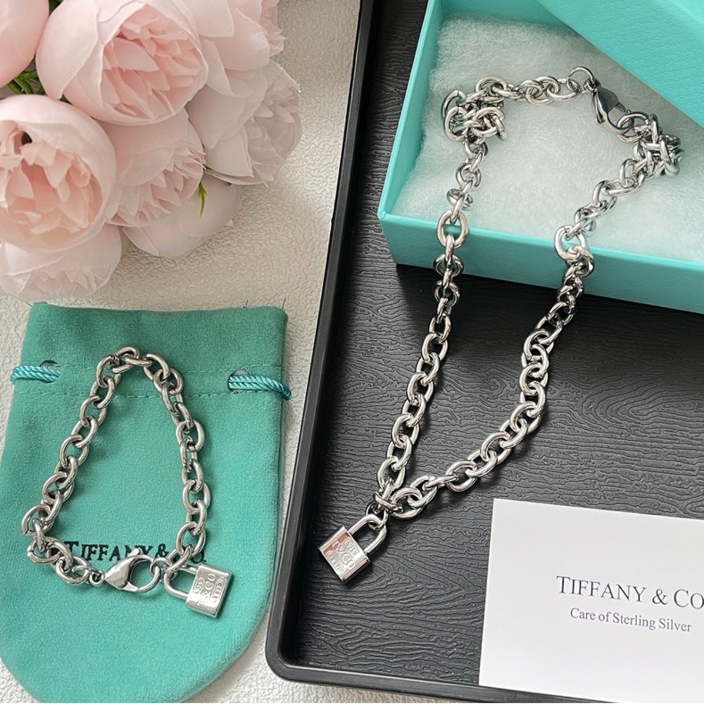 New Stainless Steel Lock Necklace and Bracelet Jewelry Set - Picture 6 of 10